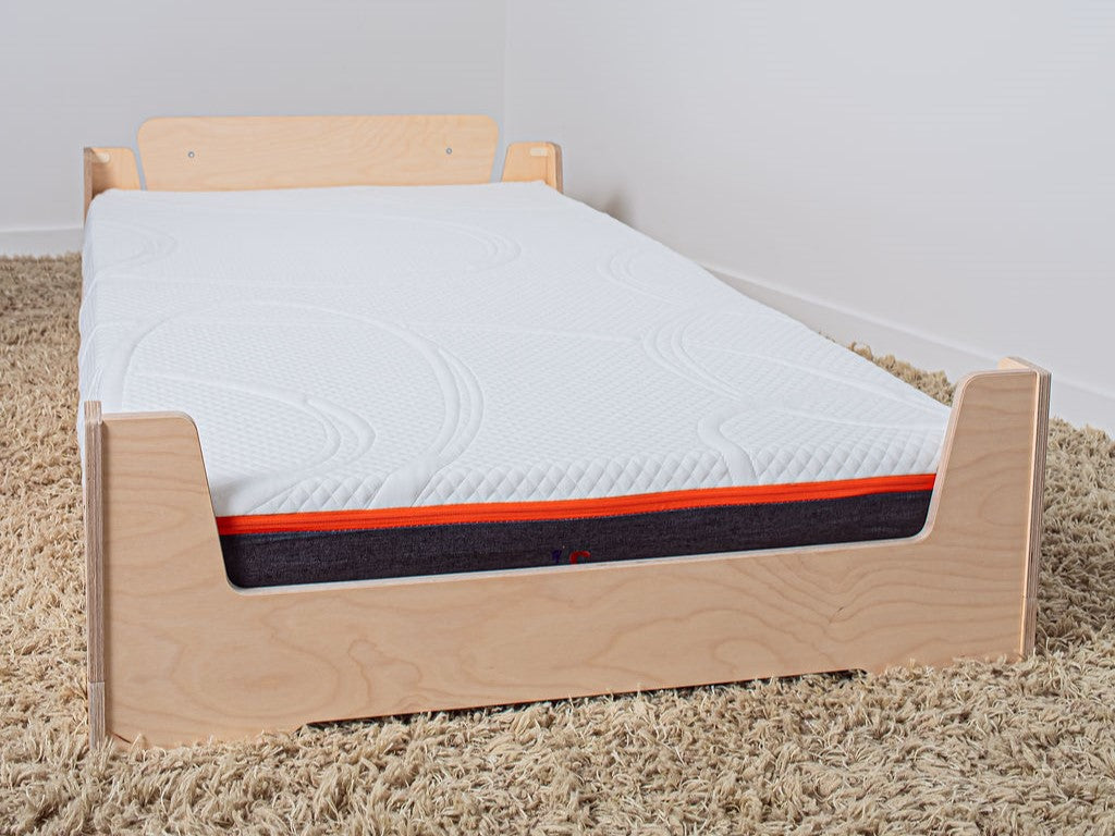 Flippable toddlers bed